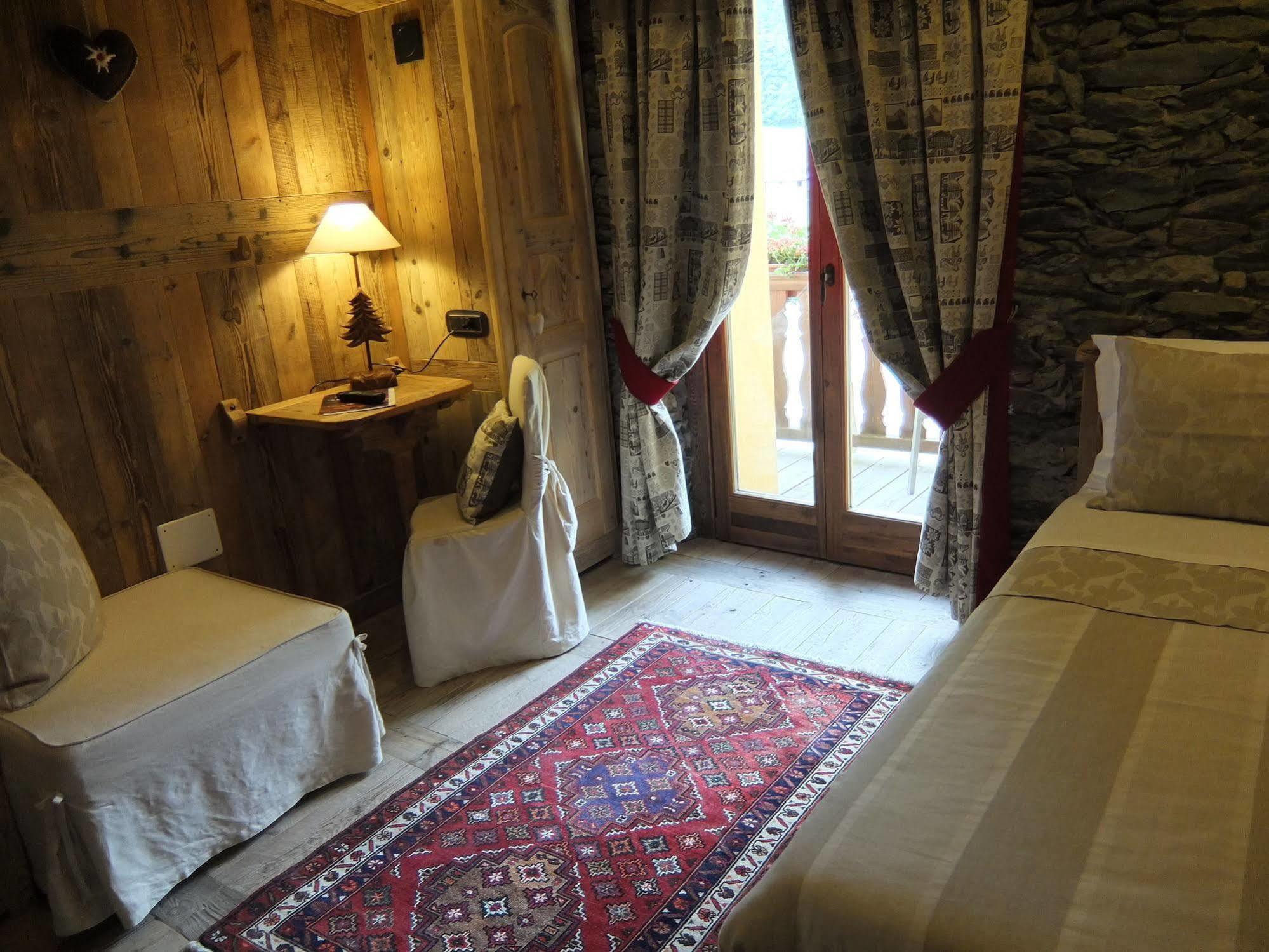 La Luge D'Antan Maison D'Hotes & Spa Brusson Eksteriør bilde